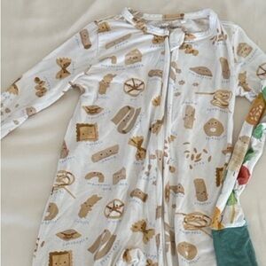 Pasta footie for Melanieadams_